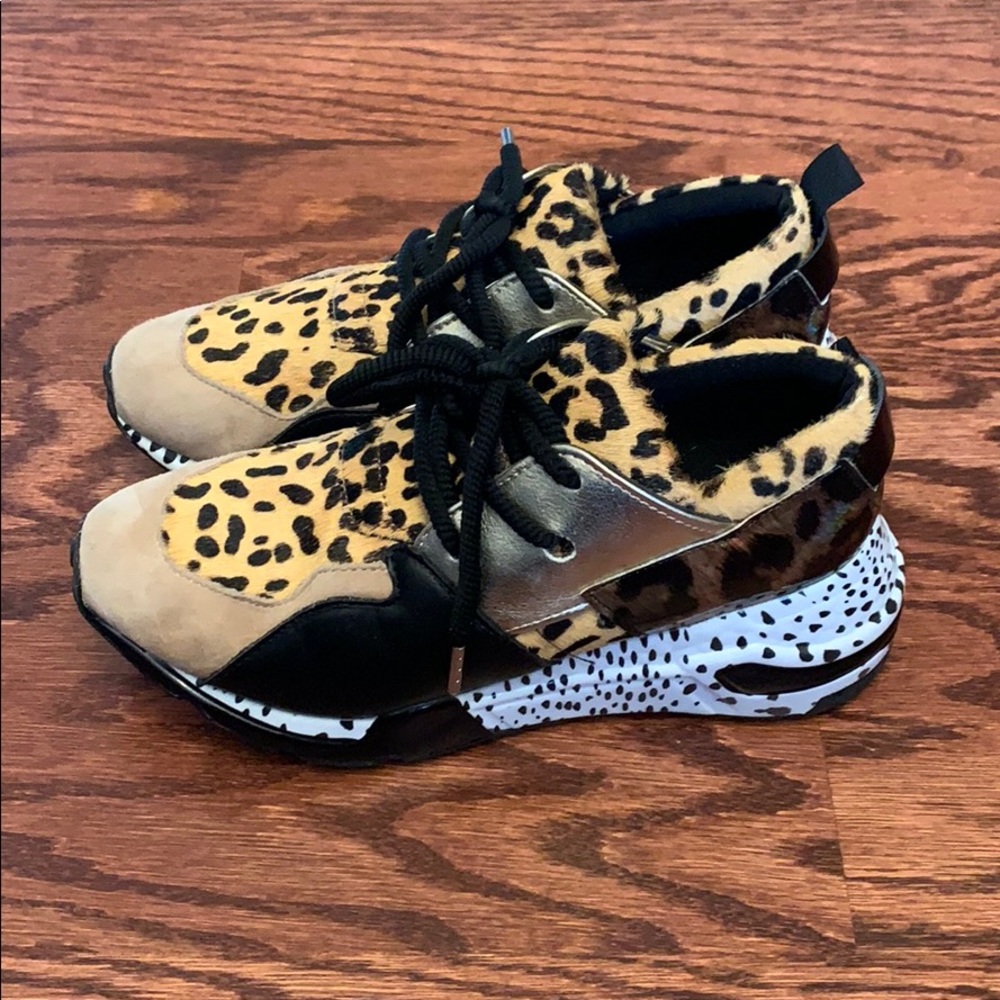 Steve Madden animal print tennis shoe